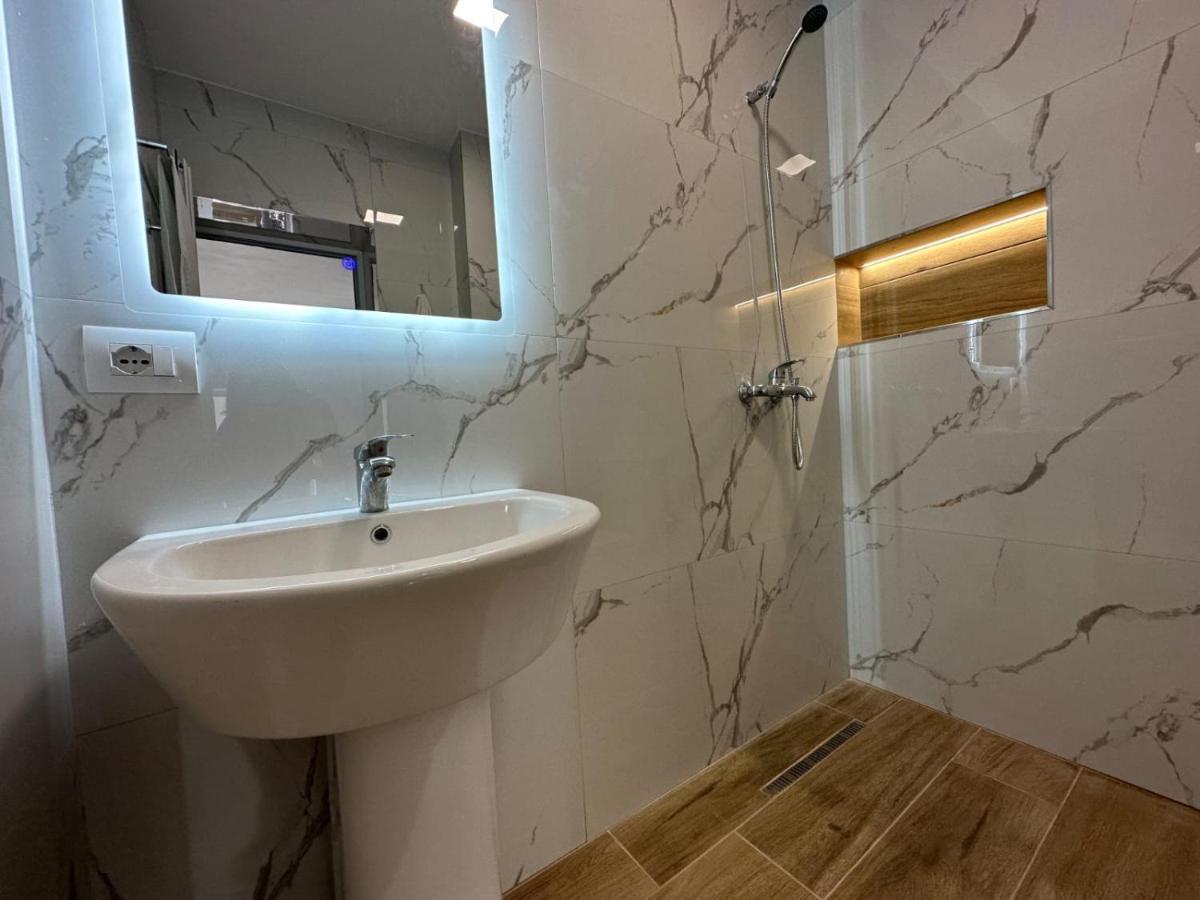 Aila Apartment Saranda Extérieur photo