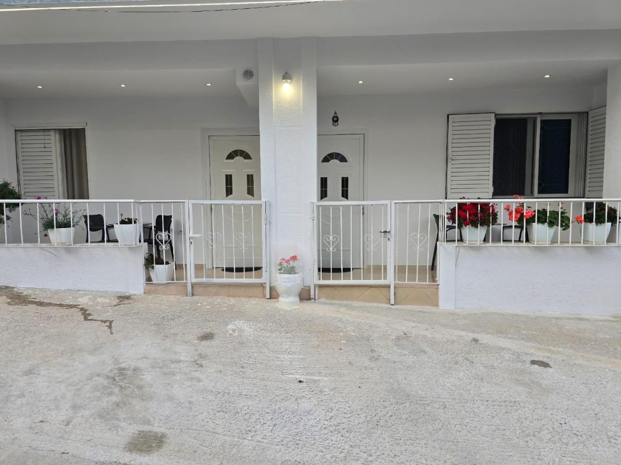 Aila Apartment Saranda Extérieur photo