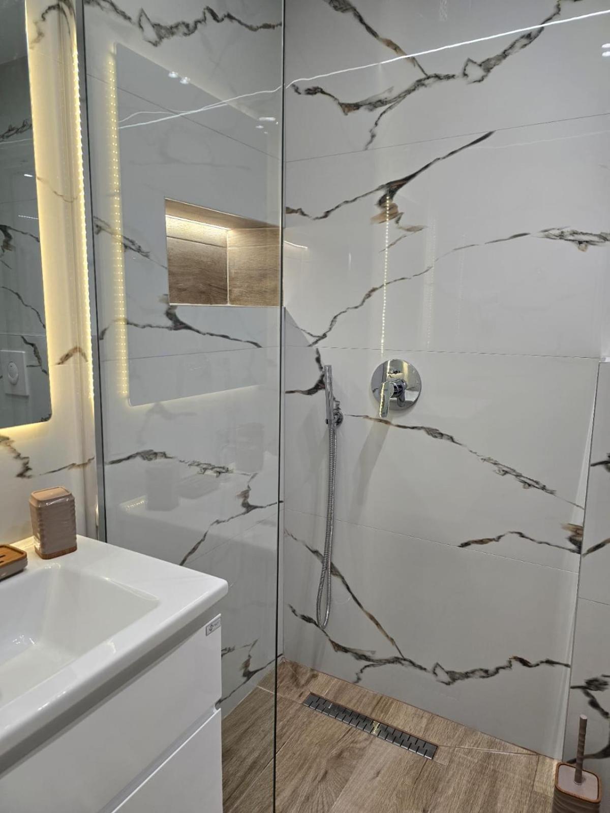 Aila Apartment Saranda Extérieur photo